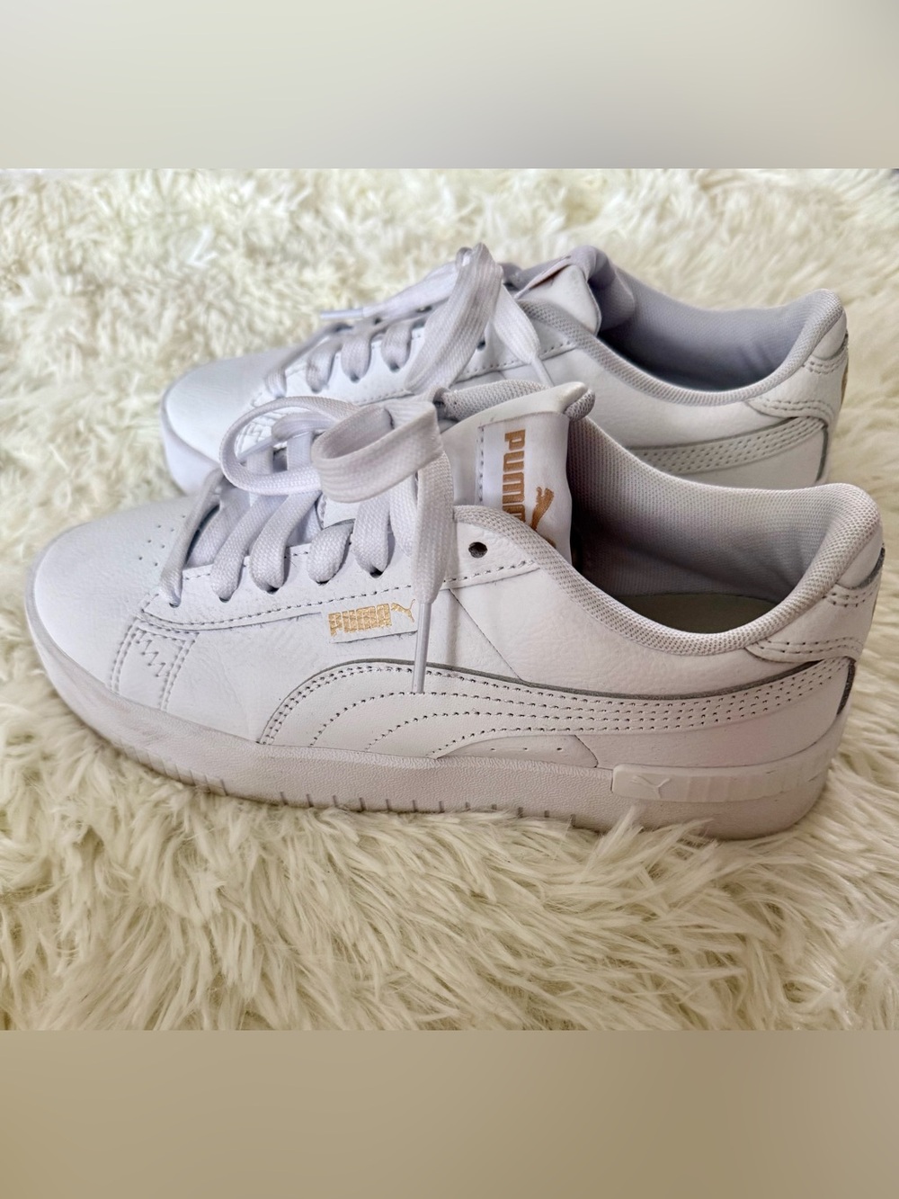 Puma White Sneakers Classic Lace Up Casual Shoes Women’s Size 6